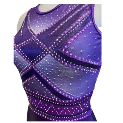 Turnanzug Amethyst, ärmellos, Violett mit Strasssteinen